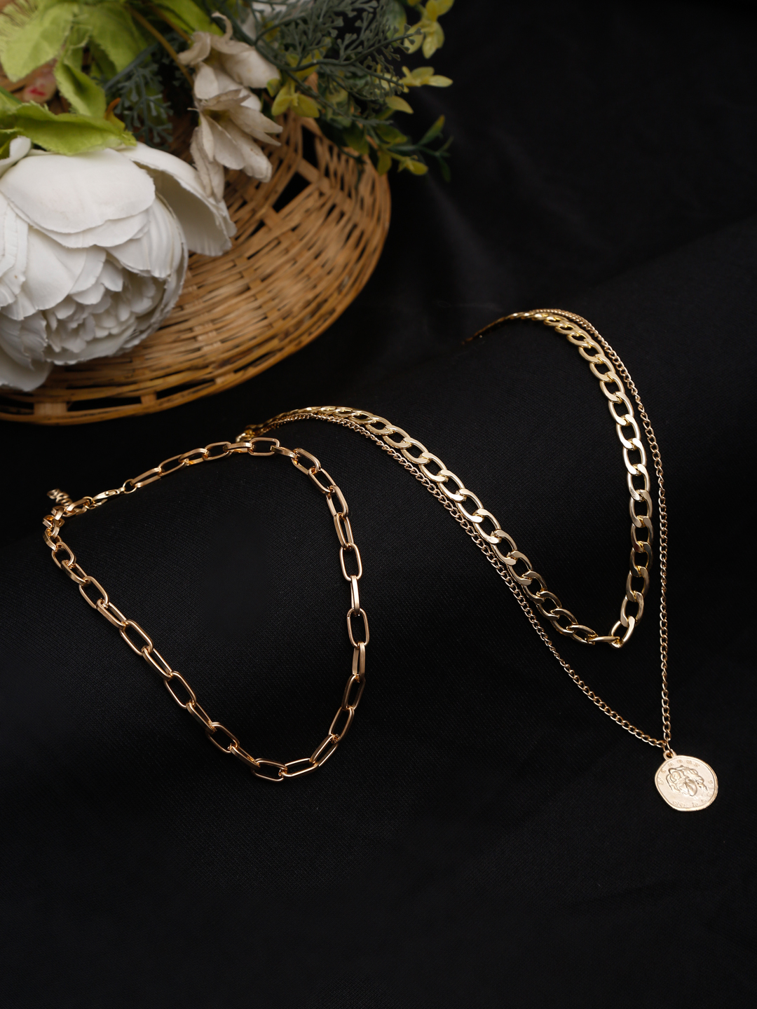YouBella 
Set of 2 Gold-Toned Gold-Plated Necklaces