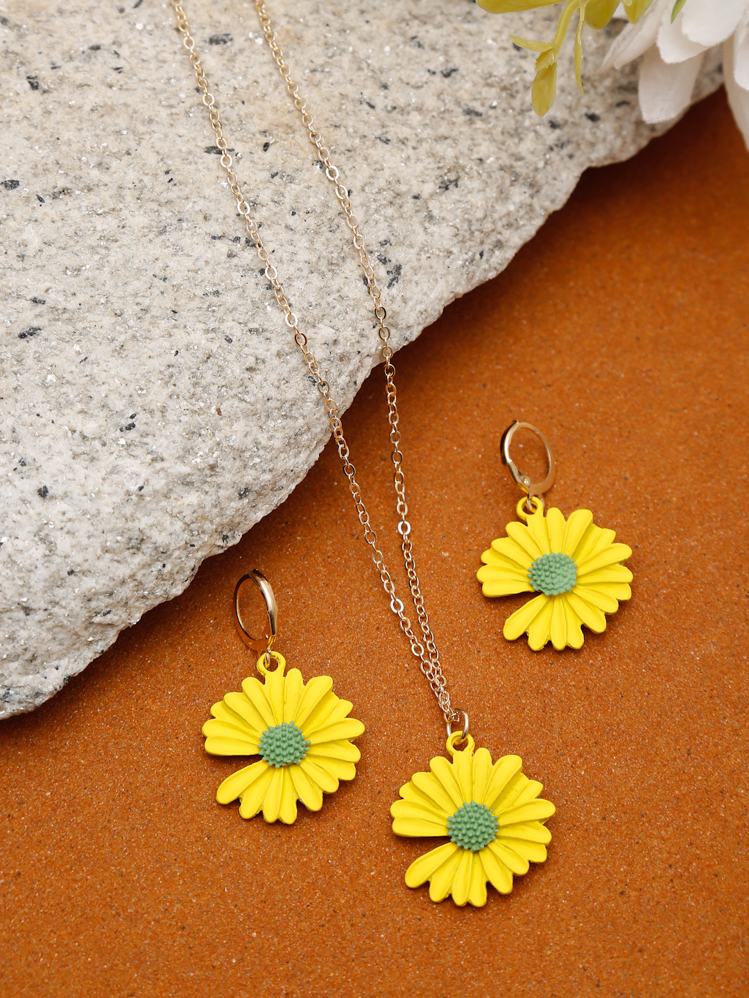 YouBella 
Gold-Plated Yellow & Green Floral-Shaped Jewellery Set