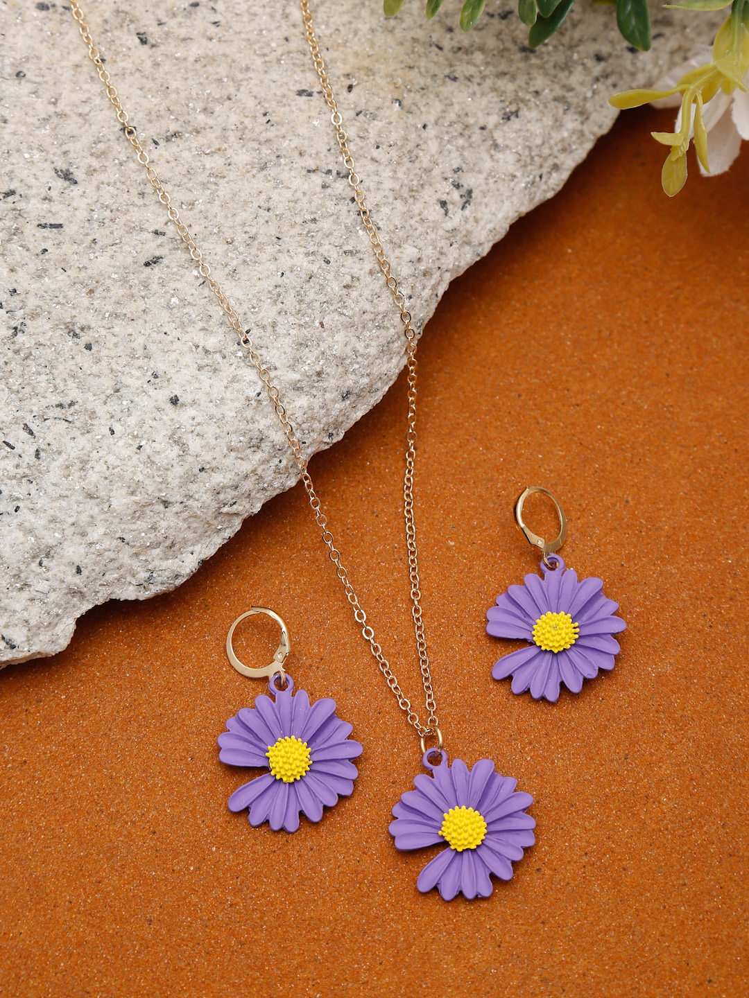 YouBella 
Gold-Plated Purple & Yellow Floral-Shaped Jewellery Set