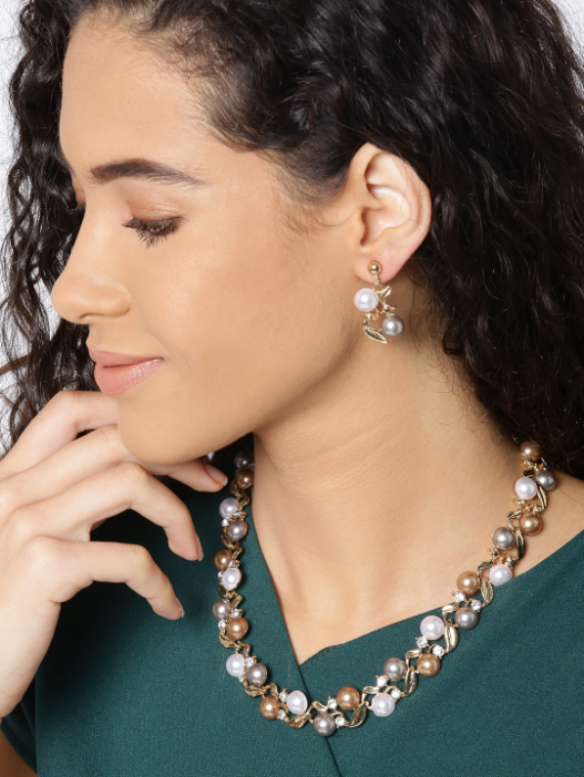 YouBella Off White Gold-Plated Stone-Studded  Beaded Jewellery Set