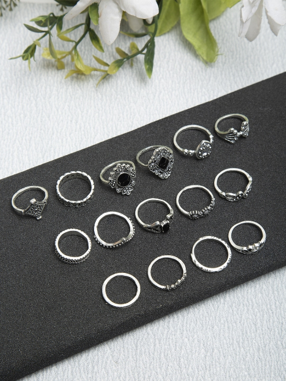 YouBella
Women Set Of 15 Silver-Toned & Black Textured Finger Rings