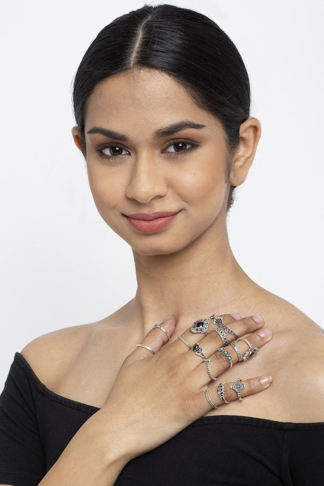 YouBella
Women Set Of 15 Silver-Toned & Black Textured Finger Rings