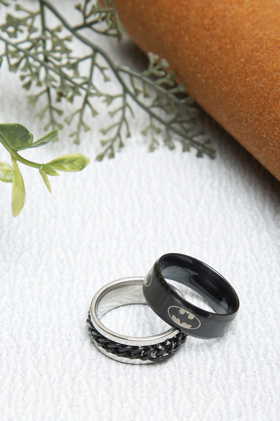 YouBella
Men Set Of 2 Black & Silver-Toned Textured Finger Rings