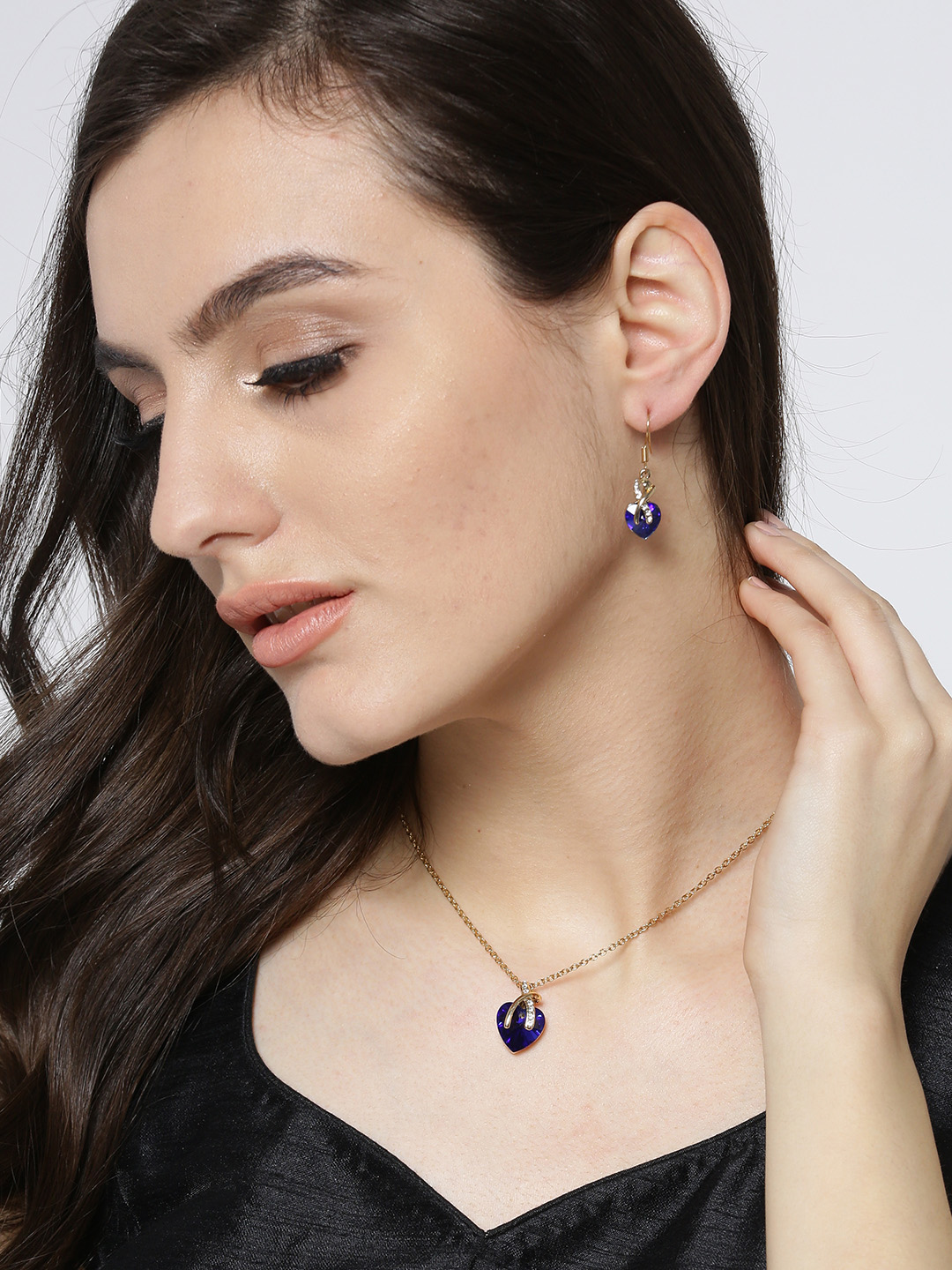 YouBella Gold-Toned  Blue Stone-Studded Jewellery Set