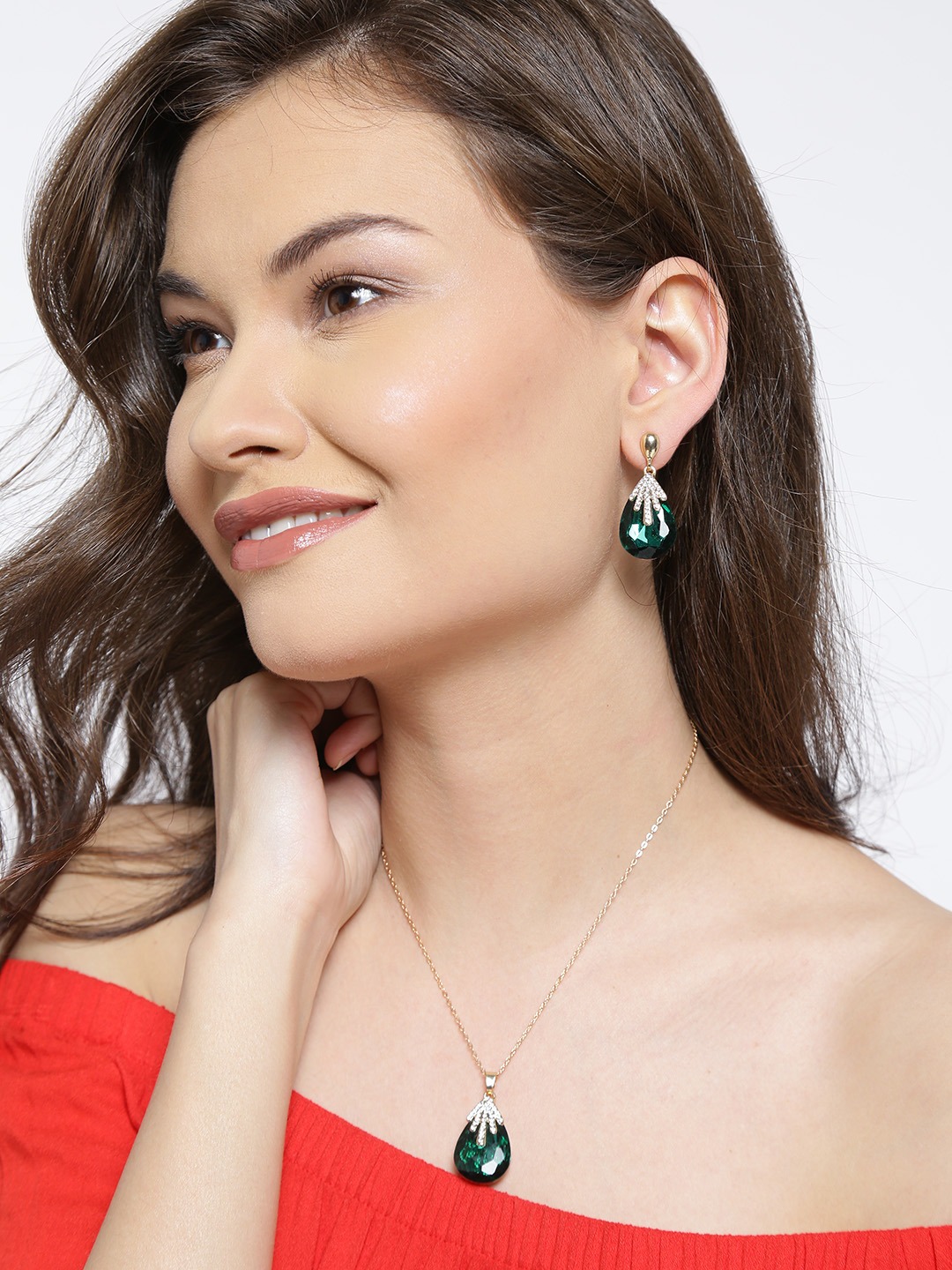 YouBella Gold-Toned  Green Stone-Studded Jewellery Set