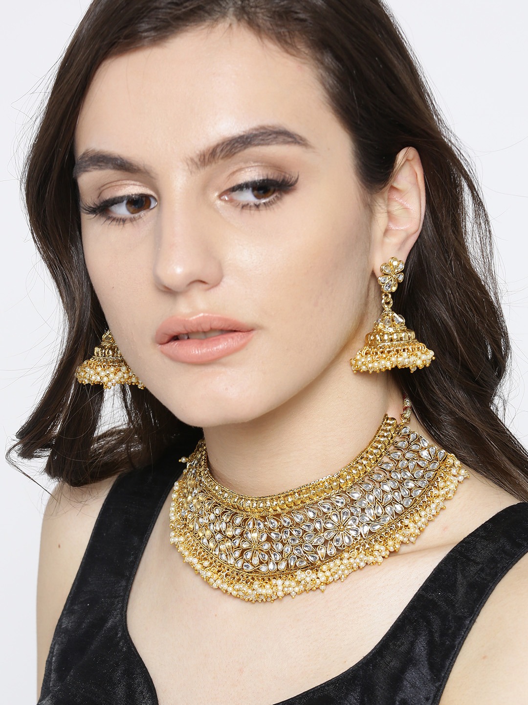 YouBella Women FashionsGold-Toned & Off-White Beaded Stone-Studded Jewellery Set